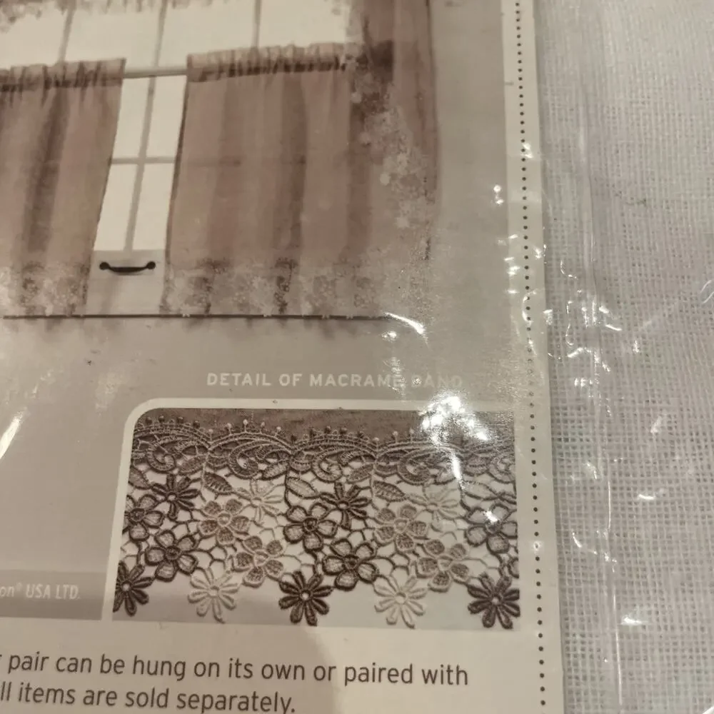 NEW Pair Renaissance Home Fashion Lillian Swag with Macrame Band 56